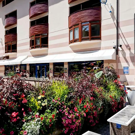 Avec Balcon Sud Et Wifi Au Centre De Brides-les-bains, Proche Thermes Et Telecabine - Fr-1-512-54 Apartment Brides-les-Bains